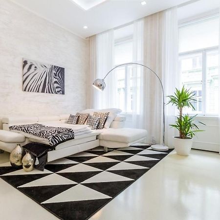 براغ Stylish Apartment 5 Minutes Walk From City Center المظهر الخارجي الصورة